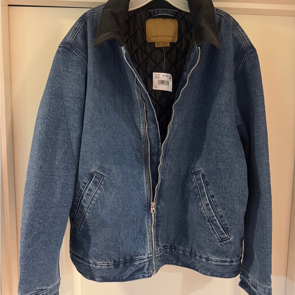 American Eagle Outfitters Men's Blue Denim Jacket with Black Collar